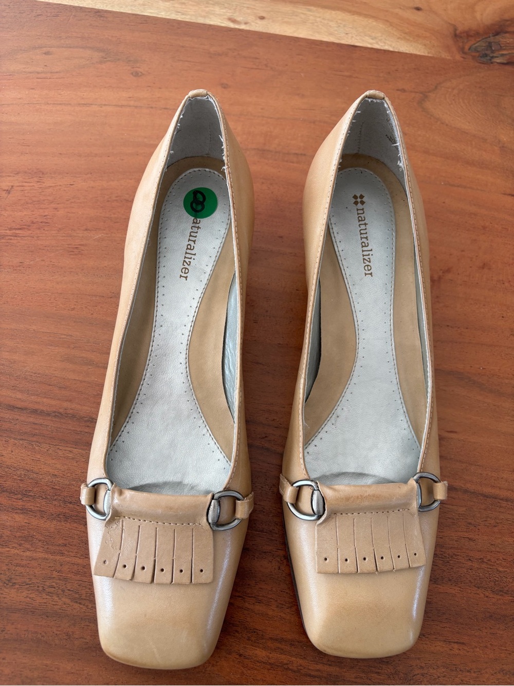 Naturalizer Women's Beige Leather Square-Toe Loafers with Fringe size 7M